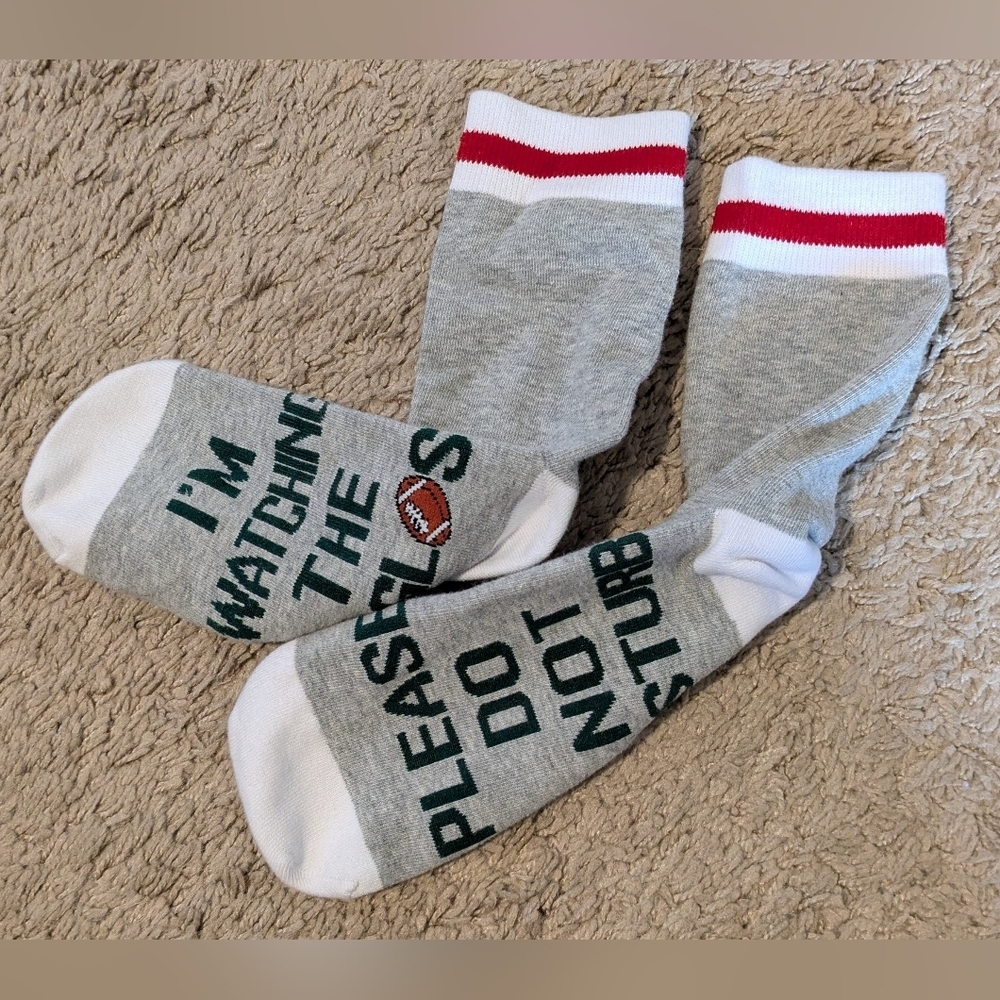 NWOT Gray and White Women's Philadelphia Eagles Game Day Socks Writing On Bottom